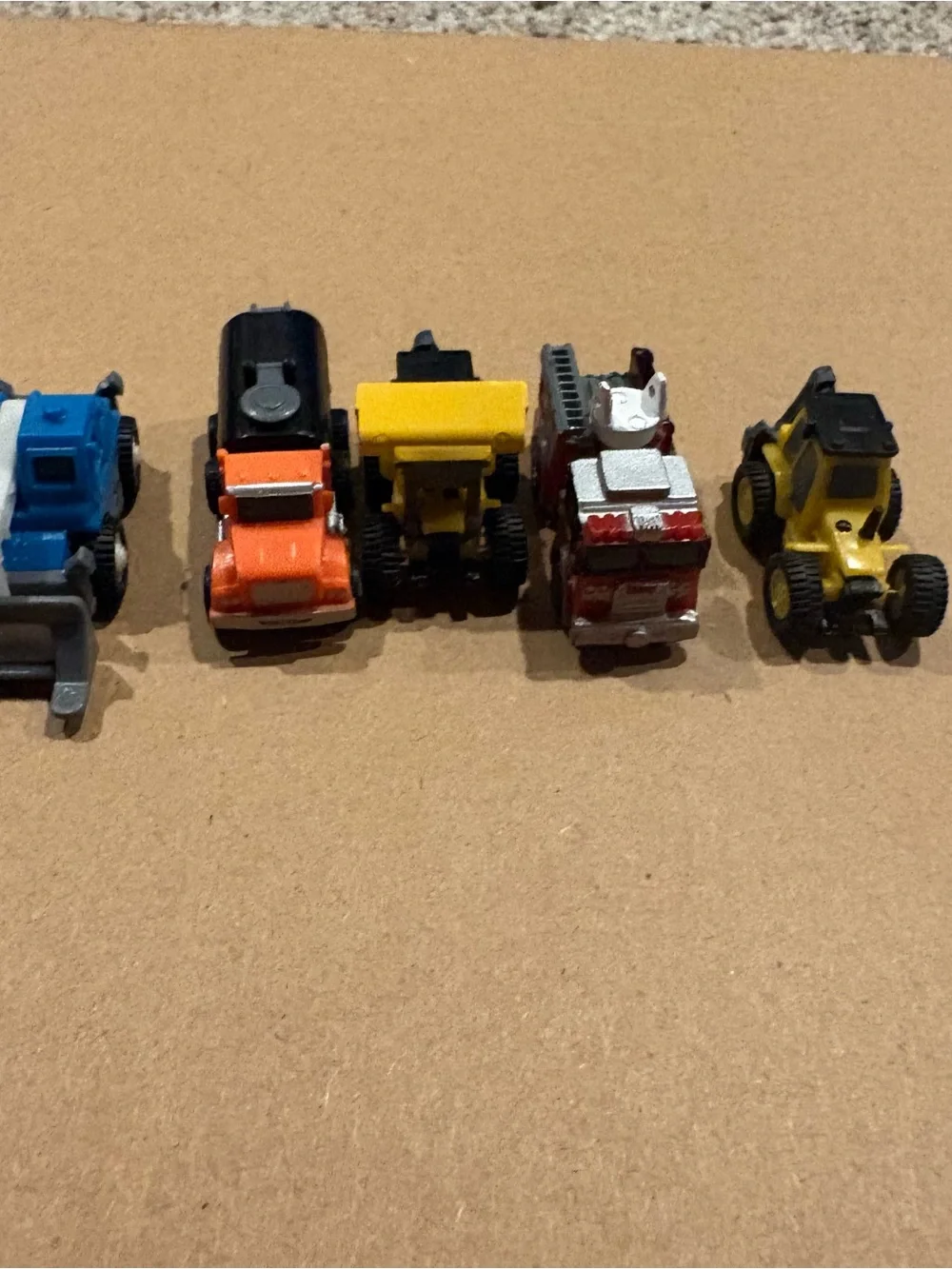 DRIVEN by BATTAT Pocket Series Mini Vehicle Lot Micro